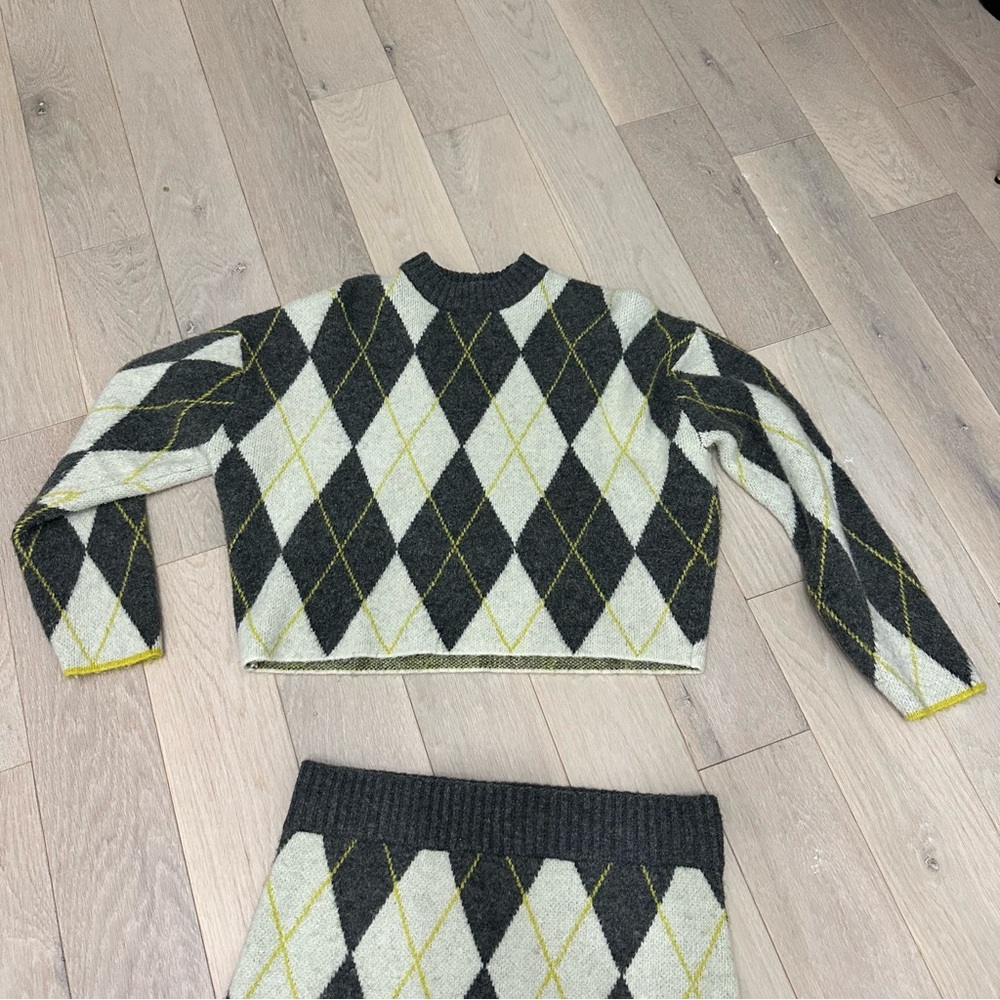 Pringle Argyle Crew Neck Sweater - Gray, White, Yellow